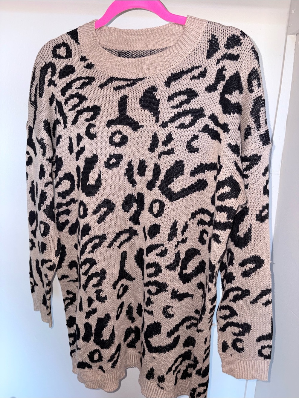 Source Unknown Beige and Black Leopard-Print Crewneck Sweater